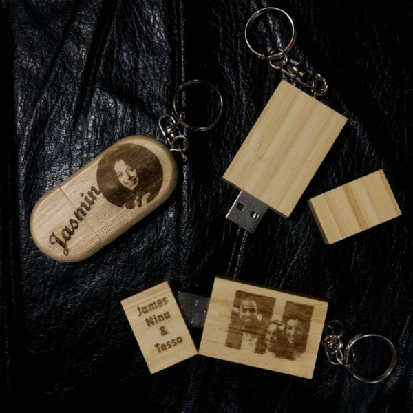 Wooden USB flash Drive with Lazer Engraving and Magnetic Closure